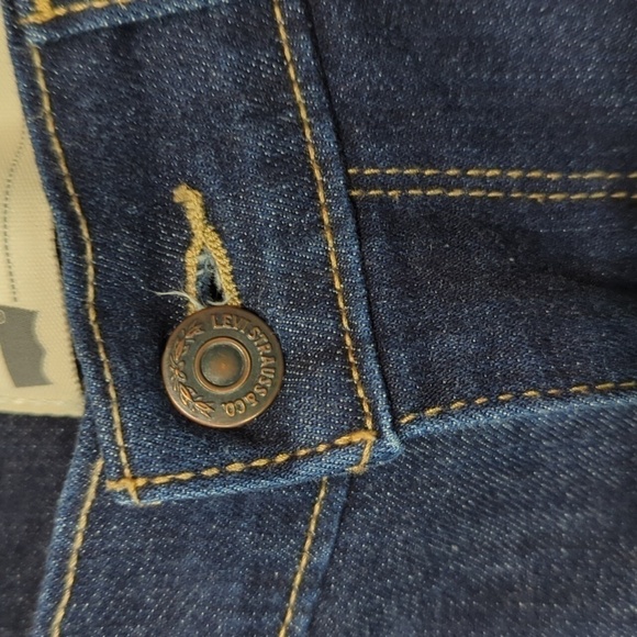 Levi's Dark Wash Cuff Hem Shorts Size 28 - Picture 3 of 5